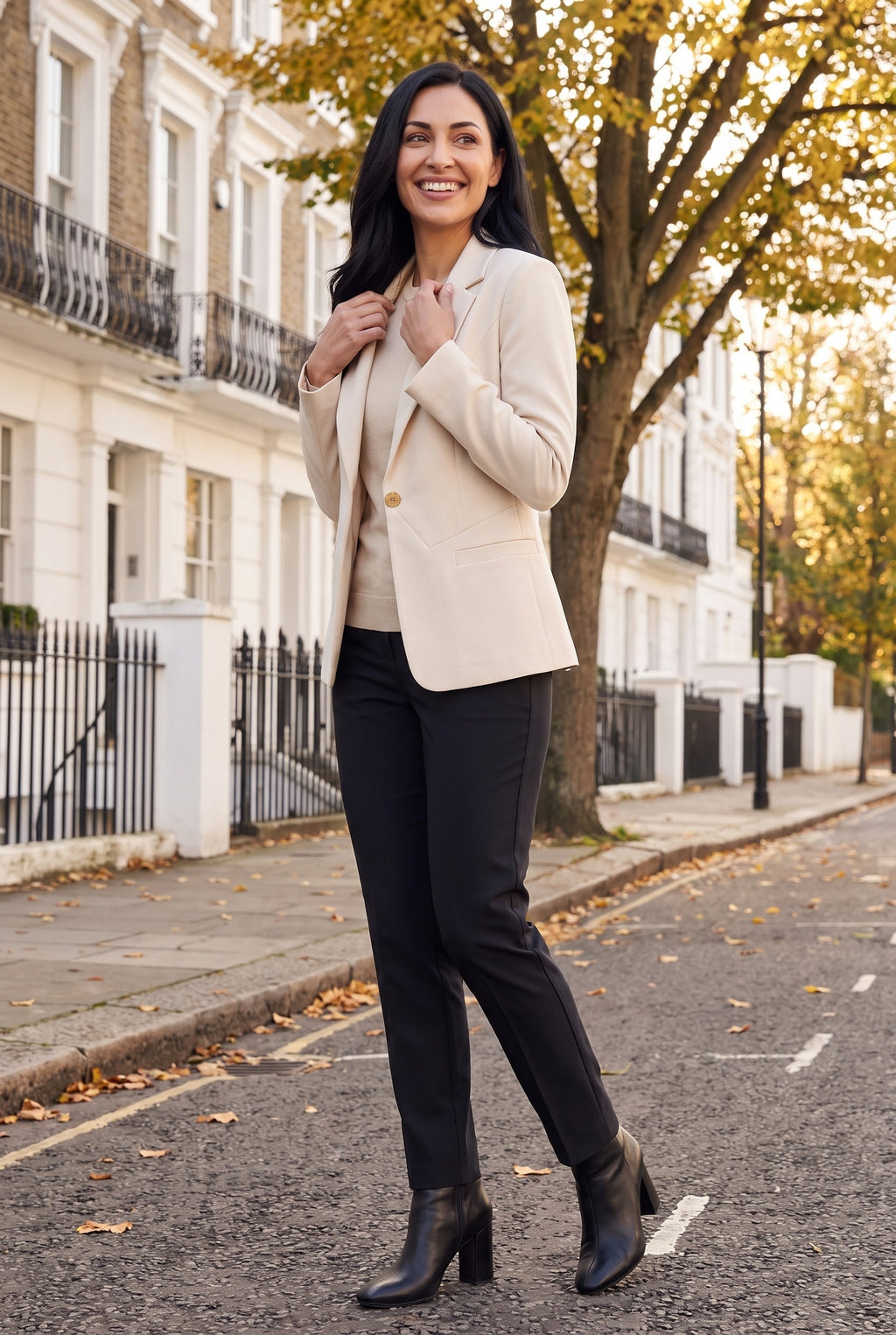 GIOVANNA Fitted Cropped Blazer, lifestyle