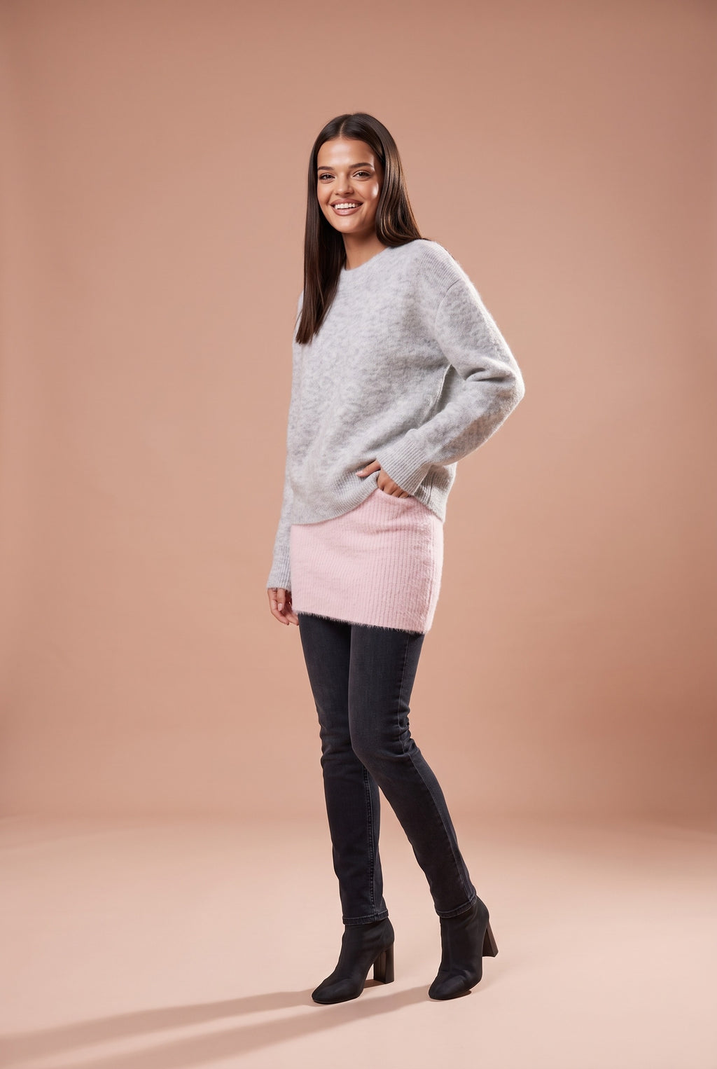 ISABELLA Oversized Chunky Knit Jumper in grey crew neck, front