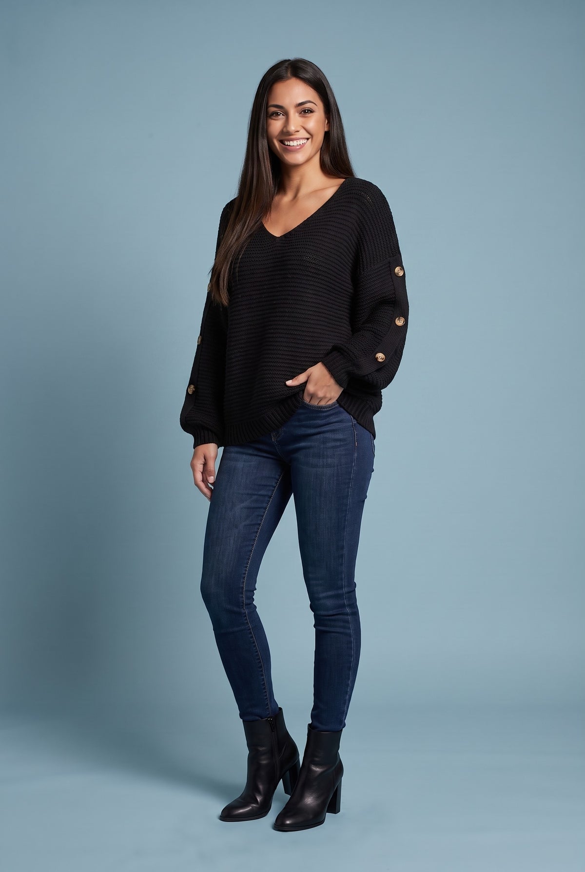 JOLENE Chunky V Neck Oversized Jumper in black, front