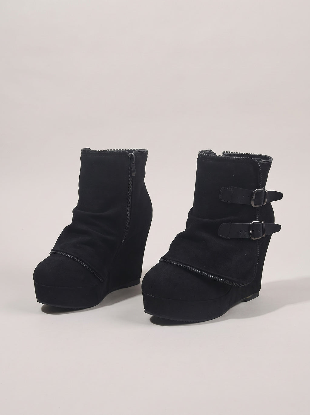 QUINLEE Faux Suede Wedge Buckle Ankle Boots in black, front